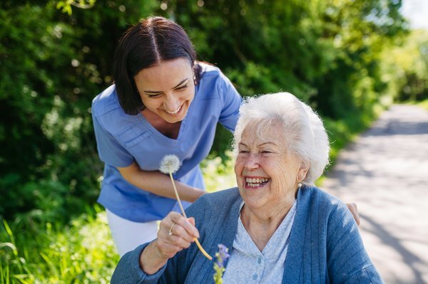 Assisted Living Costs in Charlotte, NC: A Family Planning Guide